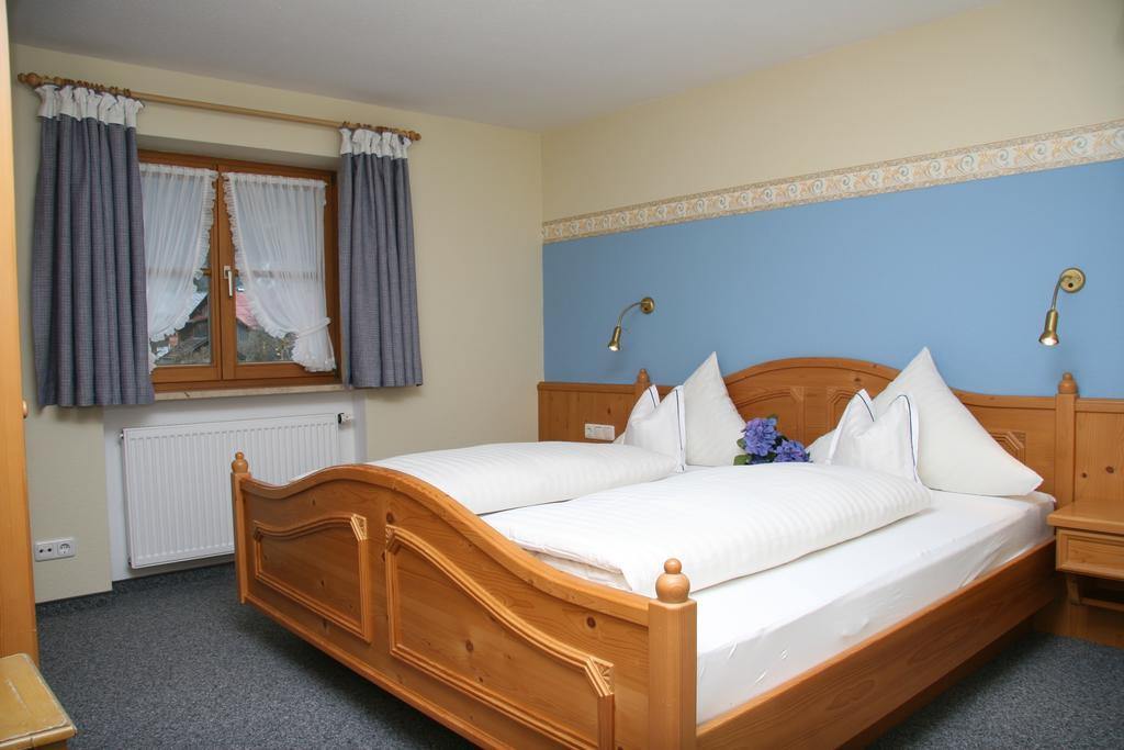 Landhaus Marie-Theres Oberstdorf Room photo